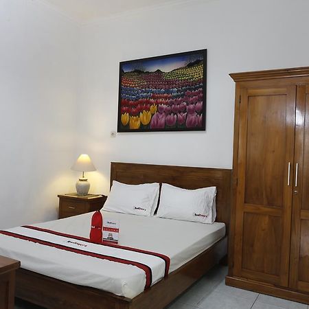 Reddoorz Near Adisucipto Airport Hotel Jogjakarta Buitenkant foto